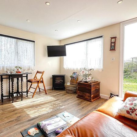 Two Hoots Chalet Mundesley Εξωτερικό φωτογραφία